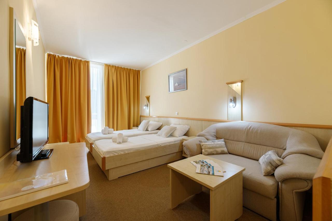 Family Hotel Adria Biograd Na Moru Luaran gambar